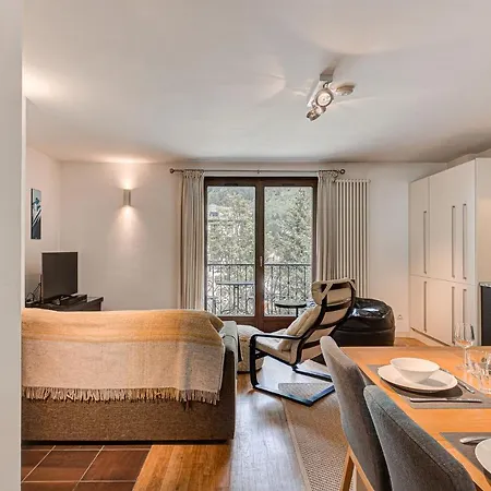 Cosmiques, Alpes Agency, Chamonix, Sleeps 4 * Chamonix Mont Blanc